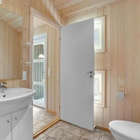 Lovely In With Kitchen Holiday home